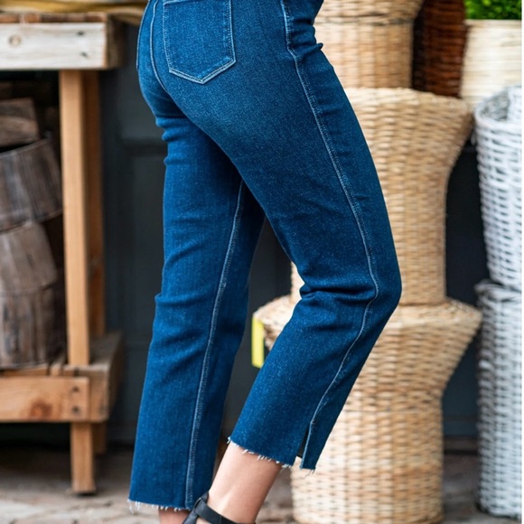 Judy Blue Joan High Rise Crop Dark Wash. Size 15/32. NWT - Picture 2 of 12